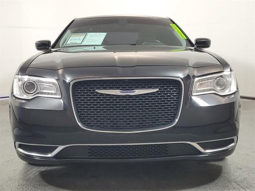 2019 Chrysler 300 Touring