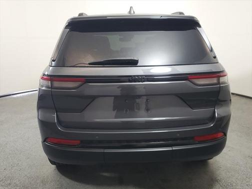 2022 Jeep Grand Cherokee Altitude
