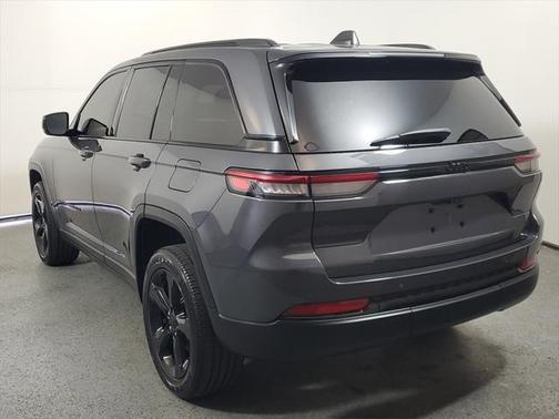2022 Jeep Grand Cherokee Altitude