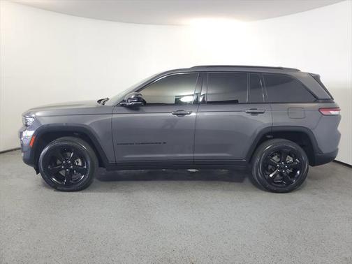 2022 Jeep Grand Cherokee Altitude