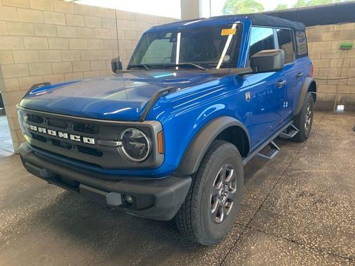 Velocity Blue Metallic 2023 Ford Bronco Big Bend