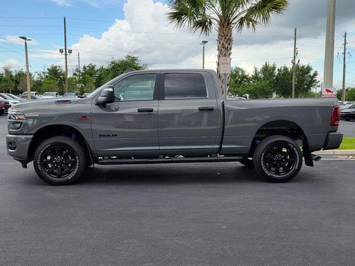 Ceramic Gray Clearcoat 2026 RAM 2500 Big Horn Crew Cab 4x4 6'4' Box