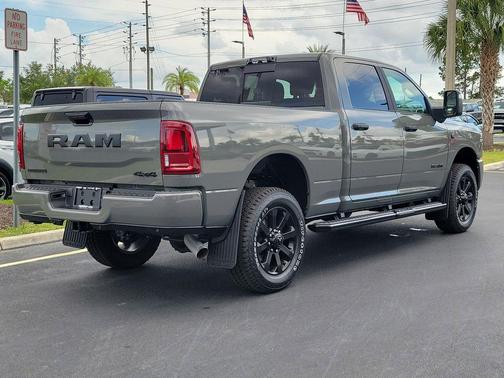 Ceramic Gray Clearcoat 2026 RAM 2500 Big Horn Crew Cab 4x4 6'4' Box