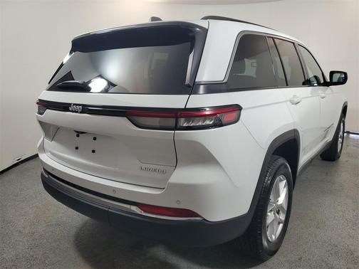2024 Jeep Grand Cherokee Laredo