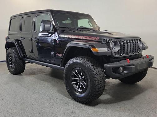 Black Clearcoat 2025 Jeep Wrangler Rubicon