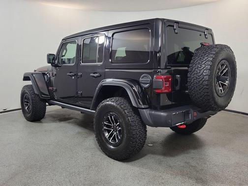 Black Clearcoat 2025 Jeep Wrangler Rubicon