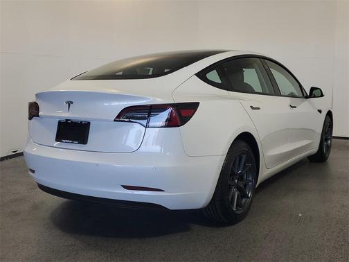 2022 Tesla Model 3 Standard Range