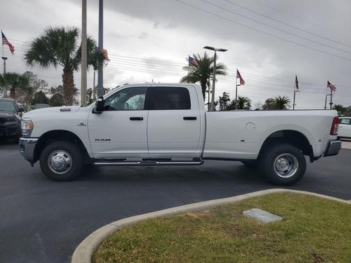 2024 RAM 3500 Big Horn Crew Cab 4x4 8' Box