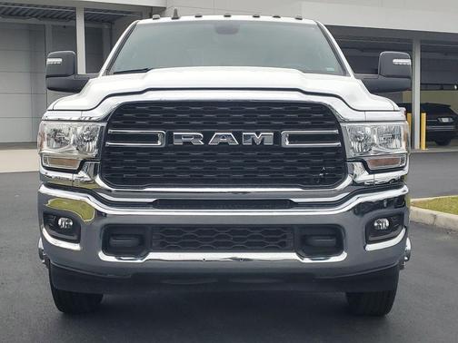 2024 RAM 3500 Big Horn Crew Cab 4x4 8' Box