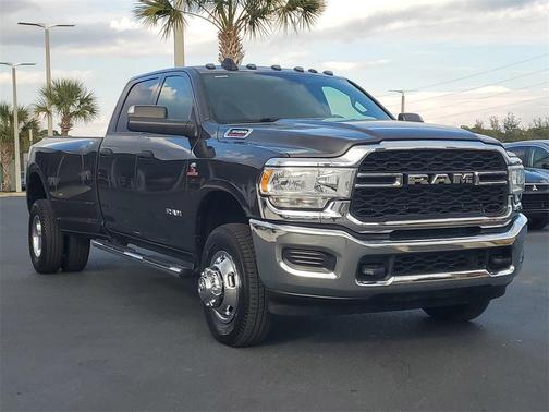 2021 RAM 3500 Tradesman Crew Cab 4x4 8' Box