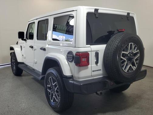 2025 Jeep Wrangler 4-Door Sahara 4x4