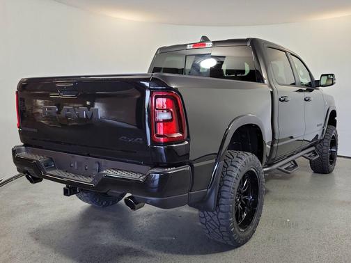 Diamond Black Crystal Pearlcoat 2026 RAM 1500 Big Horn/Lone Star