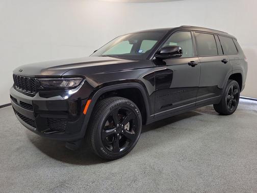 Diamond Black Crystal Pearlcoat 2024 Jeep Grand Cherokee L Altitude