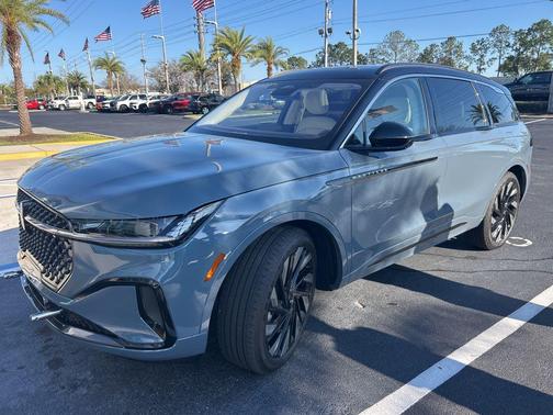 Whisper Blue Metallic Clearcoat 2025 Lincoln Nautilus Black Label