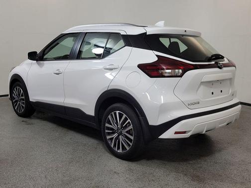 Fresh Powder 2023 Nissan Kicks SV