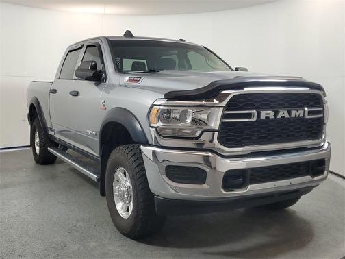 2020 RAM 2500 Tradesman Crew Cab 4X4 6'4' Box