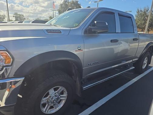 2020 RAM 2500 Tradesman Crew Cab 4X4 6'4' Box