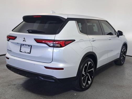 2022 Mitsubishi Outlander ES 2.5 2WD