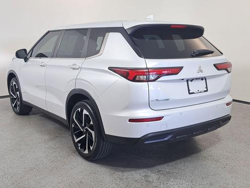 2022 Mitsubishi Outlander ES 2.5 2WD