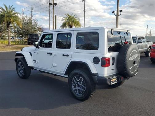 2025 Jeep Wrangler 4-Door Sahara 4x4