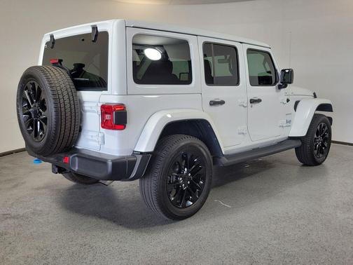 Bright White Clearcoat 2022 Jeep Wrangler Unlimited 4xe Sahara