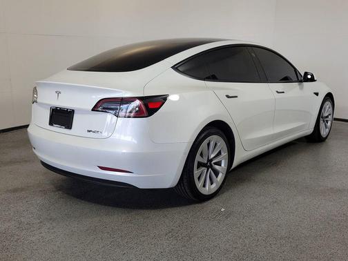 Pearl White Multi-Coat 2021 Tesla Model 3 Standard Range Plus