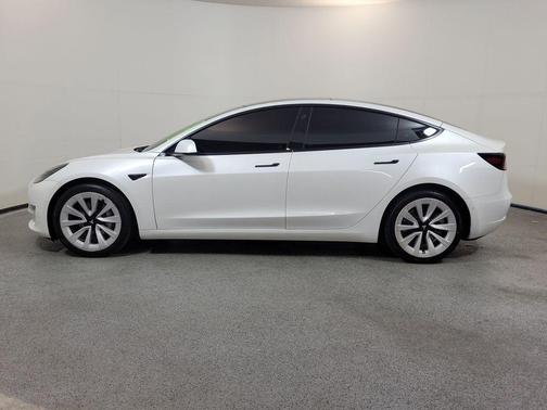 Pearl White Multi-Coat 2021 Tesla Model 3 Standard Range Plus