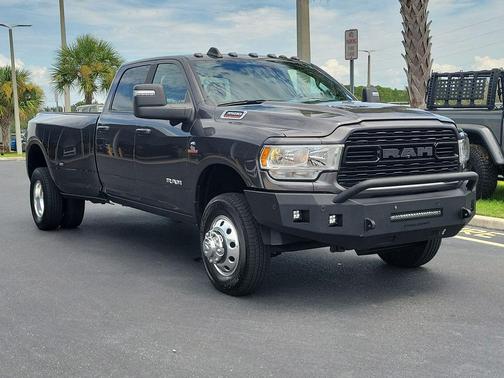 Granite Crystal Metallic Clearcoat 2024 RAM 3500 Big Horn Crew Cab 4x4 8' Box