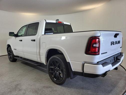 Ivory White Tri-Coat Pearlcoat 2026 RAM 1500 Laramie
