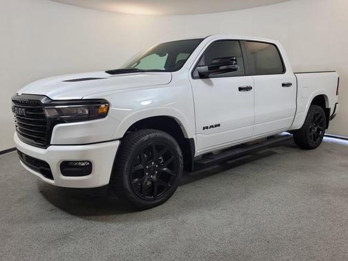 Ivory White Tri-Coat Pearlcoat 2026 RAM 1500 Laramie