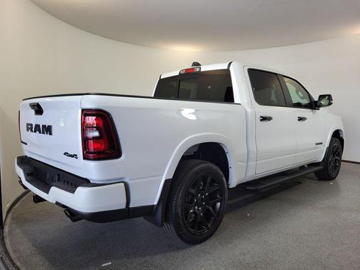 Ivory White Tri-Coat Pearlcoat 2026 RAM 1500 Laramie