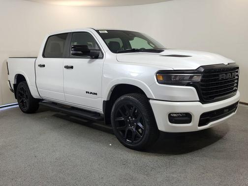 Ivory White Tri-Coat Pearlcoat 2026 RAM 1500 Laramie