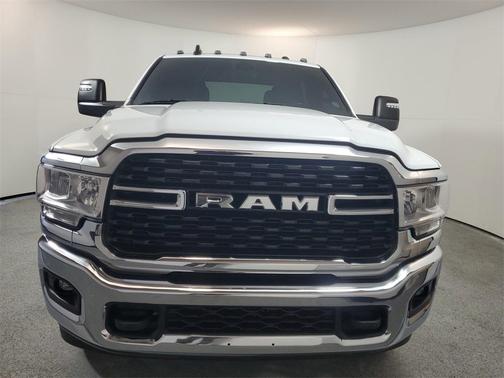 2024 RAM 3500 Big Horn Crew Cab 4x4 8' Box