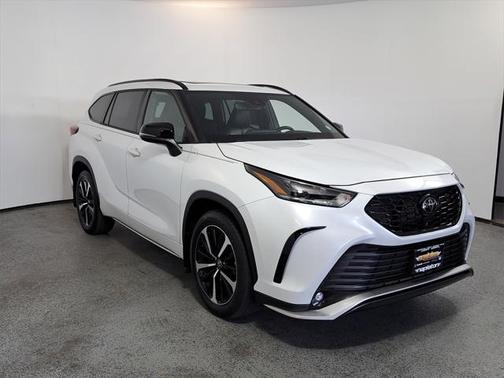 2022 Toyota Highlander XSE