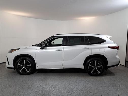 2022 Toyota Highlander XSE