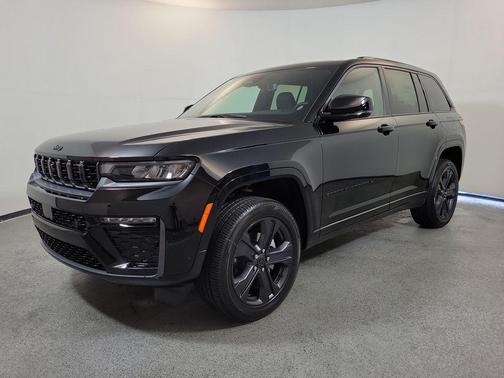 High Gloss Black 2027 Jeep Grand Cherokee Limited