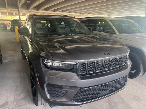 2023 Jeep Grand Cherokee Altitude
