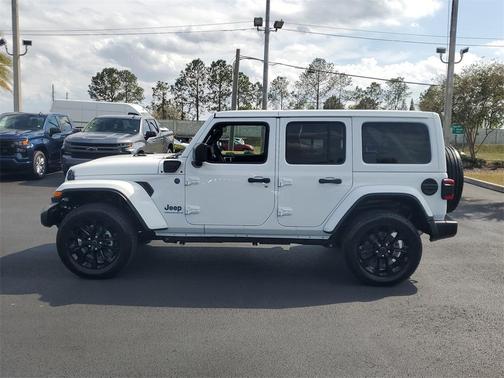 2025 Jeep Wrangler 4xe Sahara