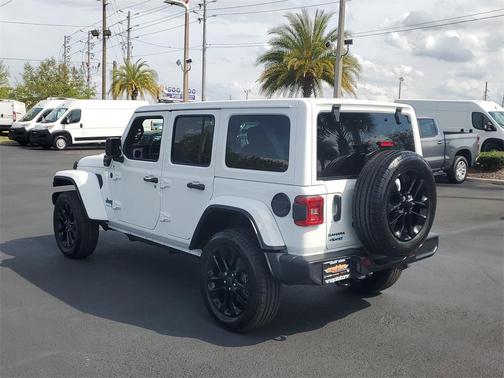 2025 Jeep Wrangler 4xe Sahara