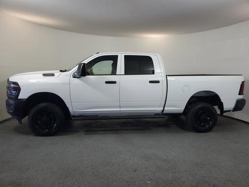 2025 RAM 2500 Tradesman Crew Cab 4x4 6'4' Box