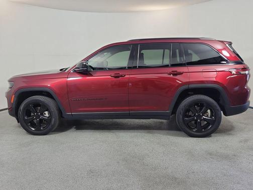 Velvet Red Pearlcoat 2023 Jeep Grand Cherokee Limited