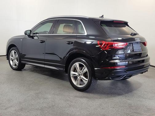 Mythos Black Metallic 2022 Audi Q3 45 S line Premium Plus
