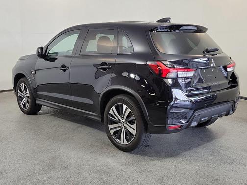 Labrador Black Pearl 2025 Mitsubishi Outlander Sport 2.0 S