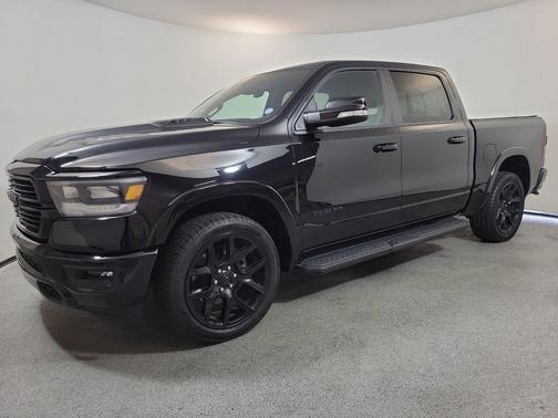 Diamond Black Crystal Pearlcoat 2022 RAM 1500 Laramie