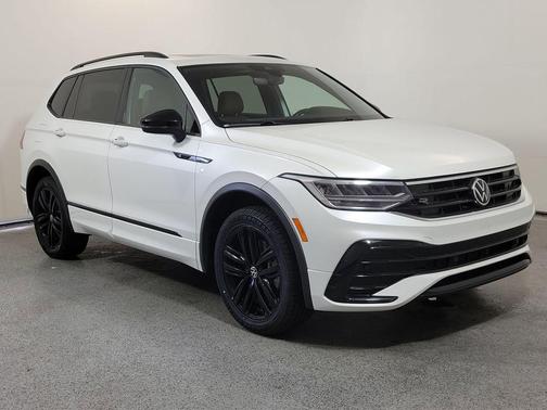 White 2022 Volkswagen Tiguan 2.0T SE R-Line Black 4MOTION