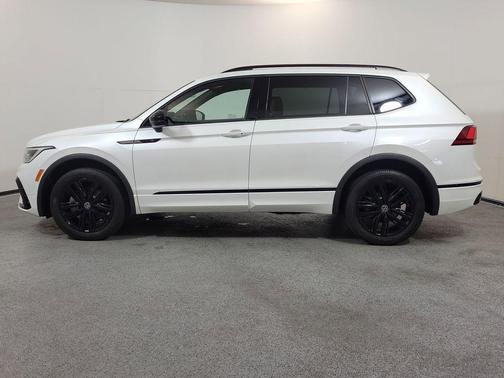 White 2022 Volkswagen Tiguan 2.0T SE R-Line Black 4MOTION
