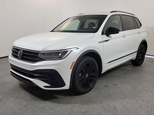 White 2022 Volkswagen Tiguan 2.0T SE R-Line Black 4MOTION