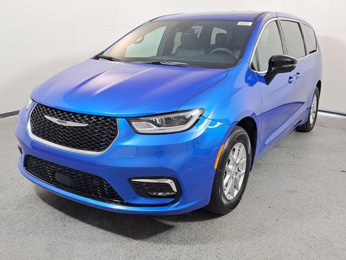 Hydro Blue Pearlcoat 2026 Chrysler Pacifica L