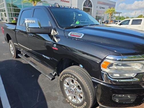 Diamond Black Crystal Pearlcoat 2024 RAM 2500 Laramie Crew Cab 4x4 6'4' Box