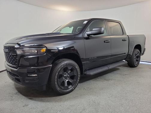 Diamond Black Crystal Pearlcoat 2026 RAM 1500 Express